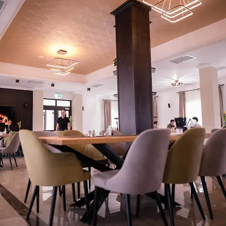 Martini Restaurant & Hotel Sebesel